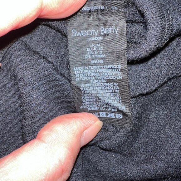 Sweaty Betty Black Coverup Top in Excellent Condition Sz M or US 8-10 - Picture 4 of 4